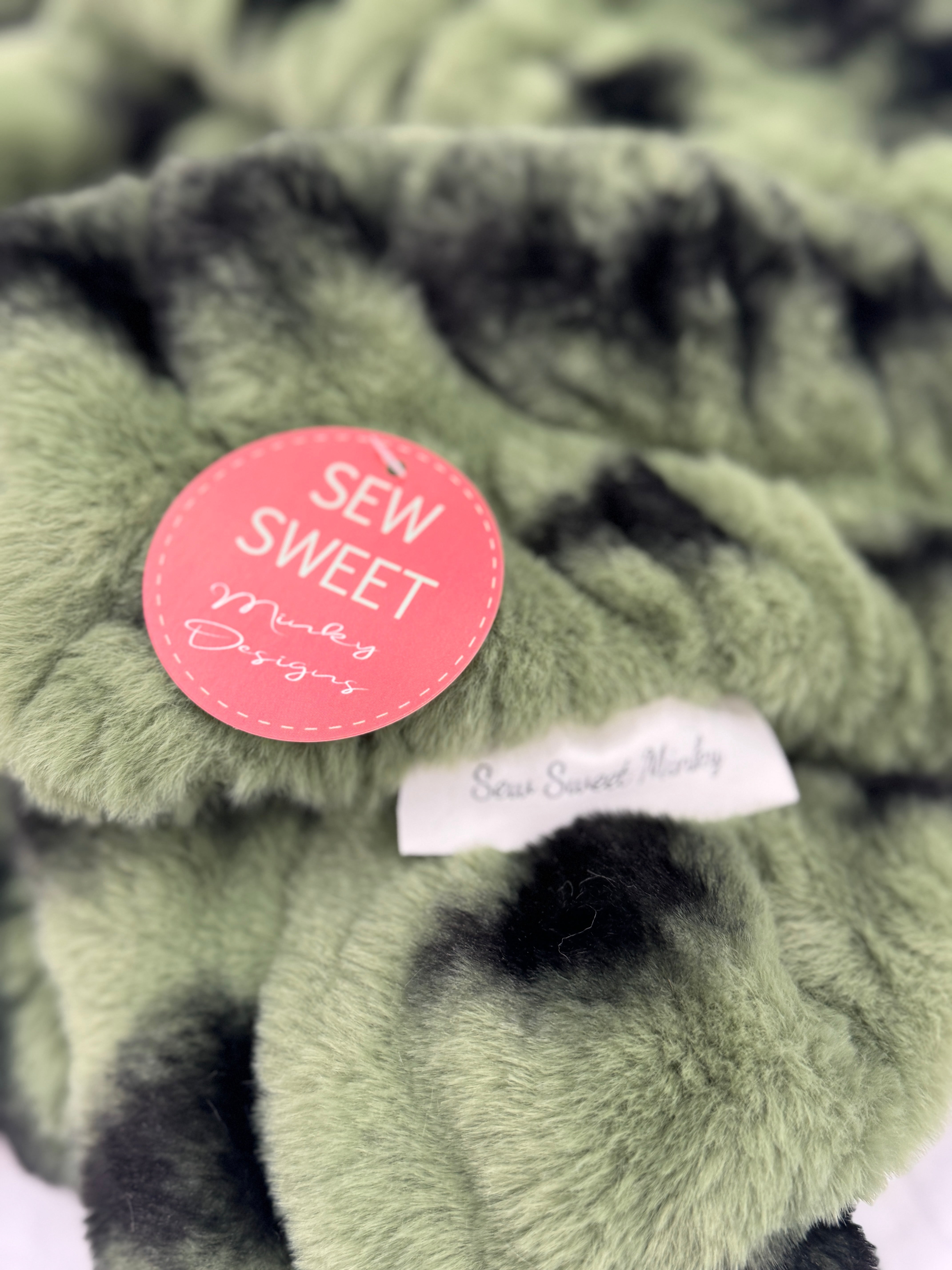 Milan Luca Ivy Minky Blanket