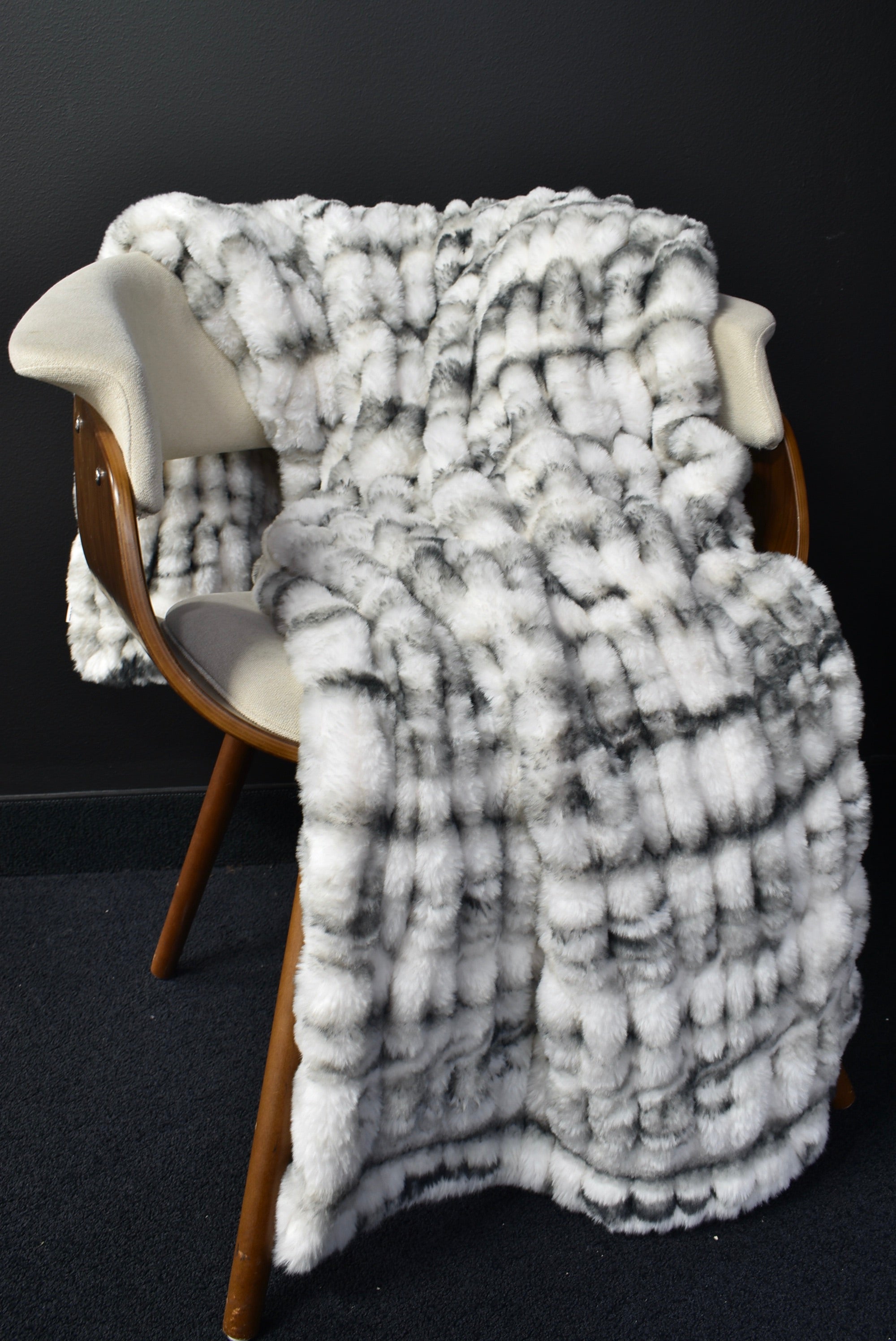 Milan Enzo Husky Minky Blanket