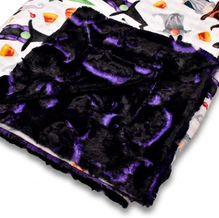 Ghastly Gnomes / Frosted Spooky Raven - Adult Embrace