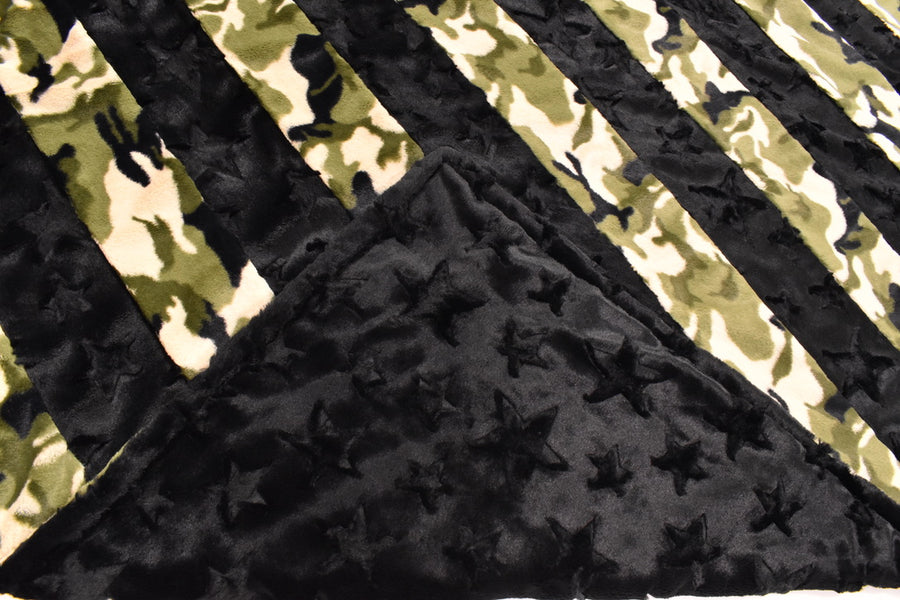 U.S Army XL Flag Strip Minky Blanket - Green Camo & Black Star