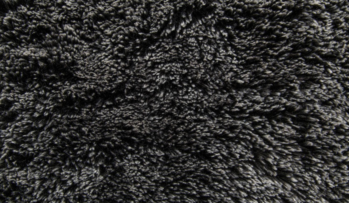 Frosted Shaggy Black / White