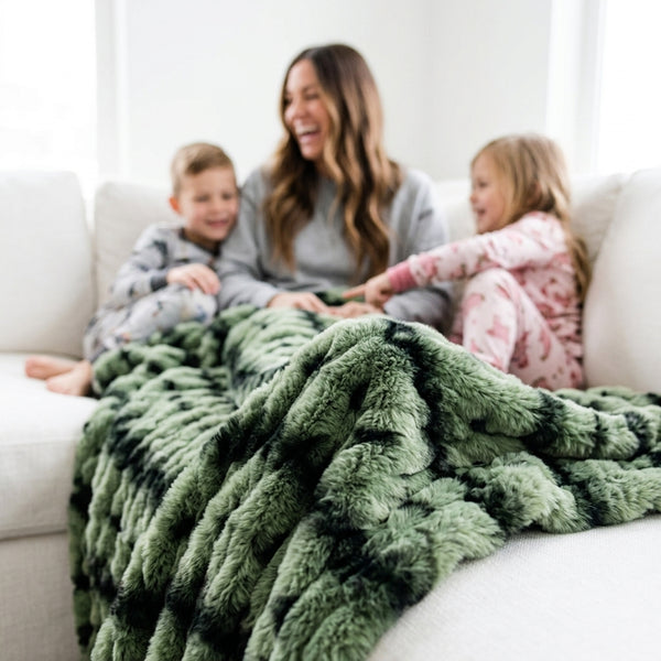 Milan Luca Ivy Minky Blanket